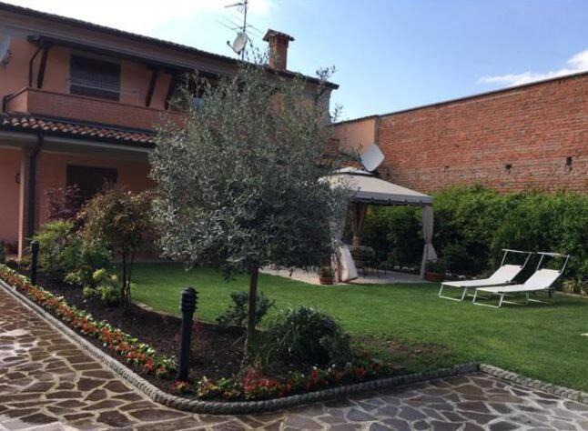 Photo of Buildings in Gussola