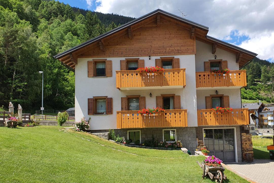 Photo of Buildings in Valdisotto