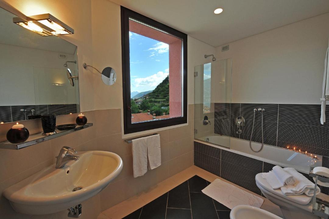 Photo of Bathroom in Menaggio