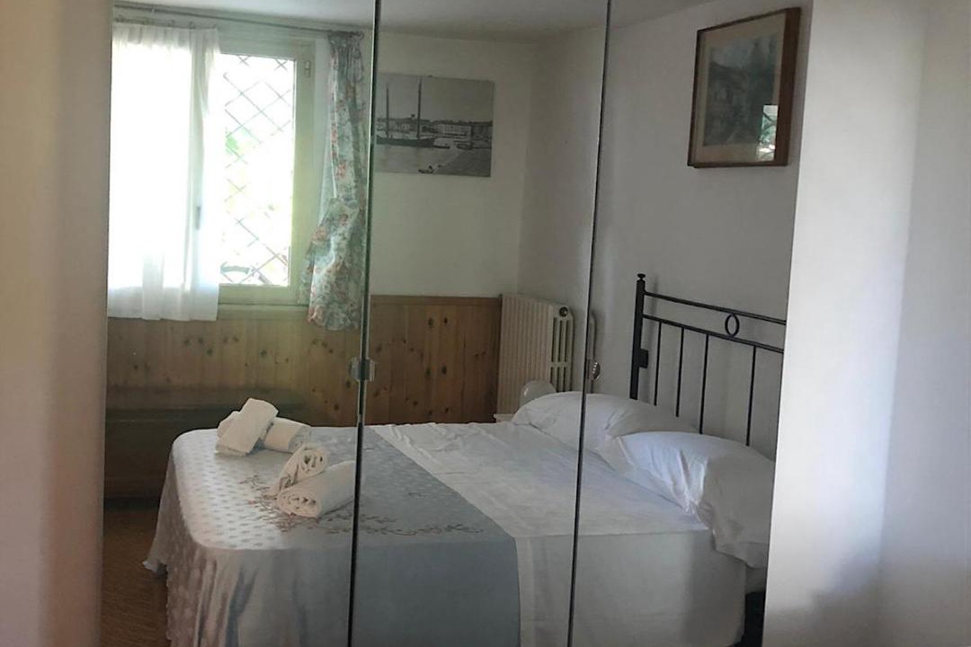 Photo of Bedroom in Manerba del Garda