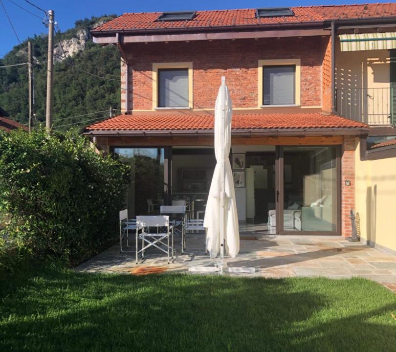 Photo of Buildings in Sangiano