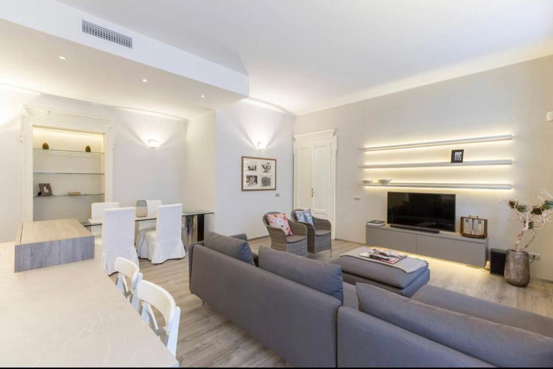 Photo of Livingroom in Milan Centre