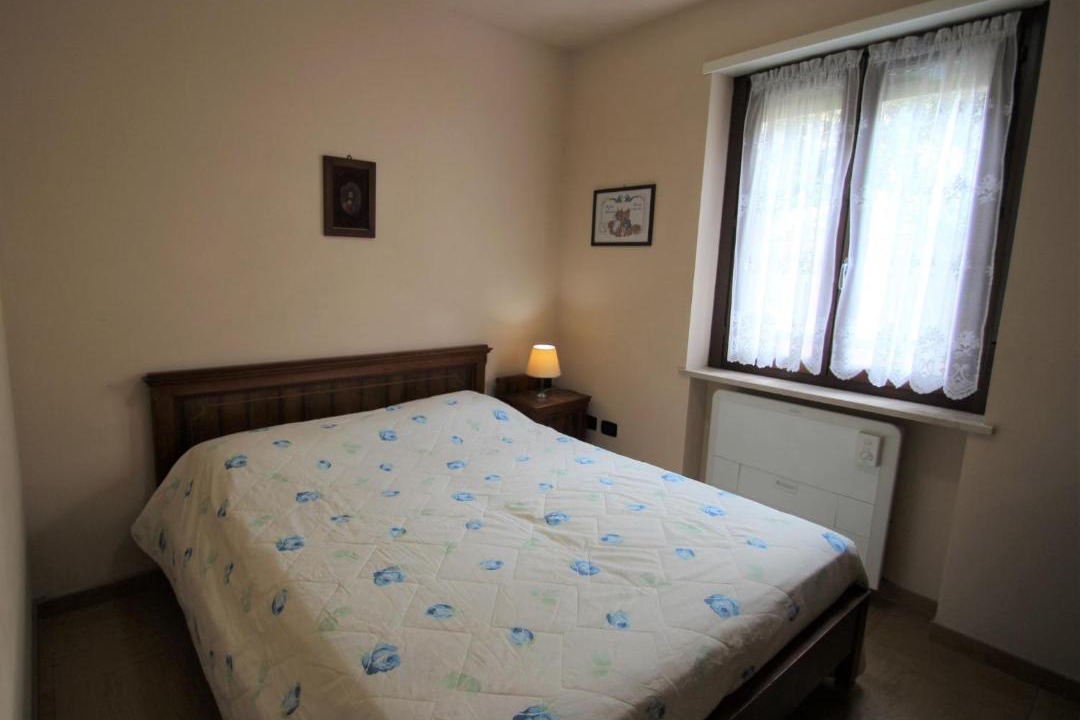Photo of Bedroom in Toscolano Maderno