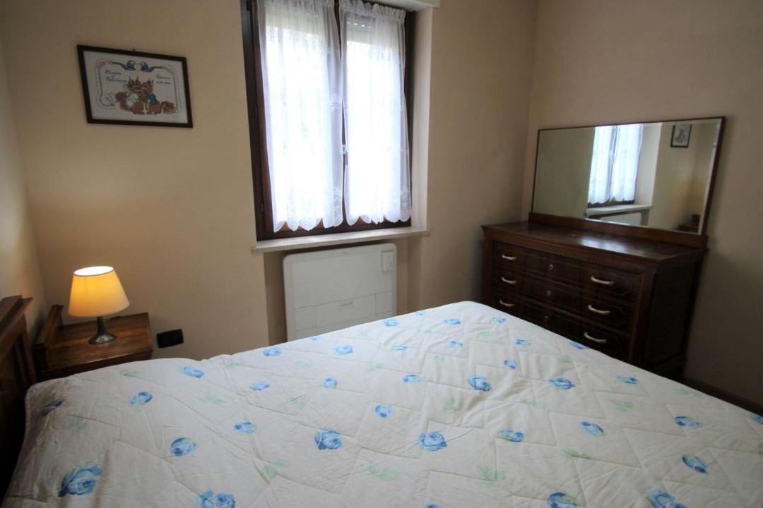 Photo of Bedroom in Toscolano Maderno