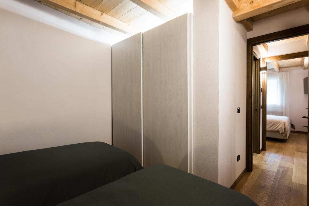 Photo of Bedroom in Temu
