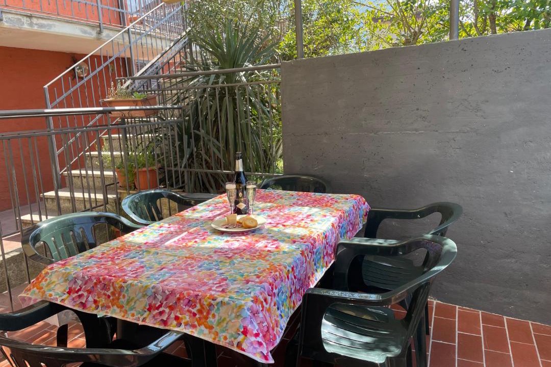 Photo of Patio Balcony in Sale Marasino