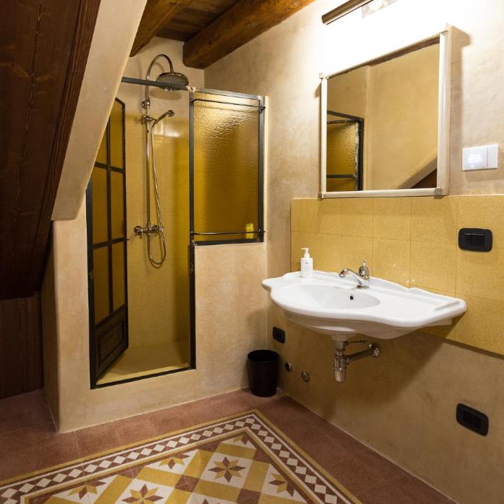 Photo of Bathroom in Cedegolo