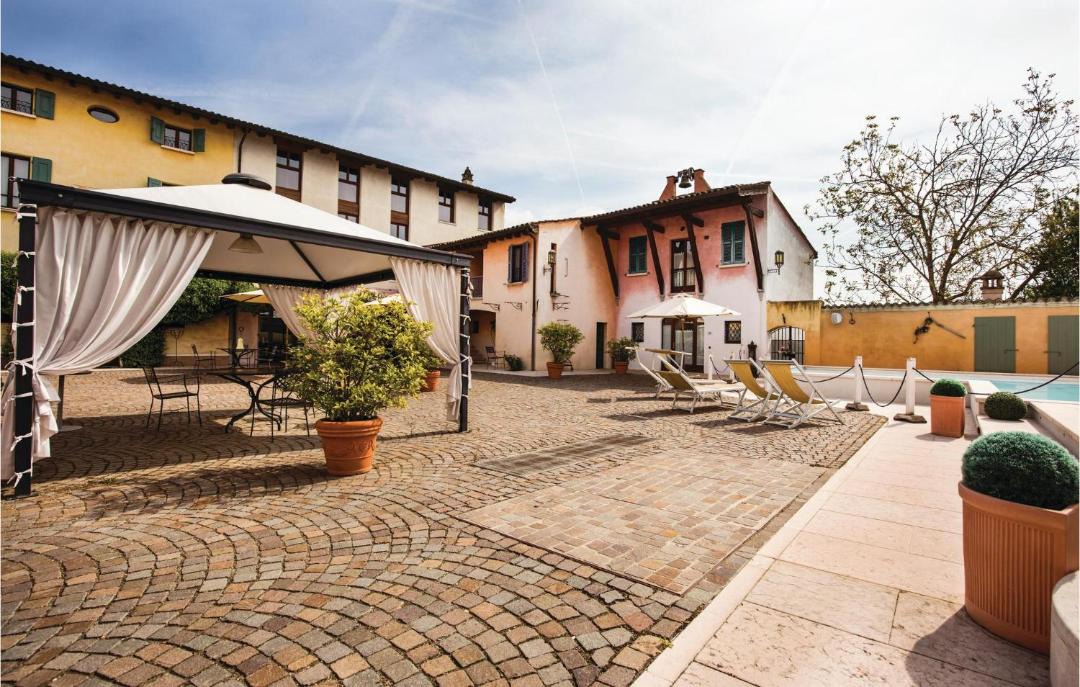Photo of Others in Castellaro Lagusello