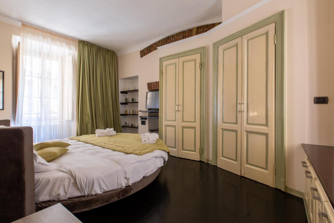 Photo of Bedroom in Magenta
