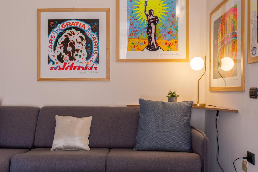 Photo of Livingroom in Magenta