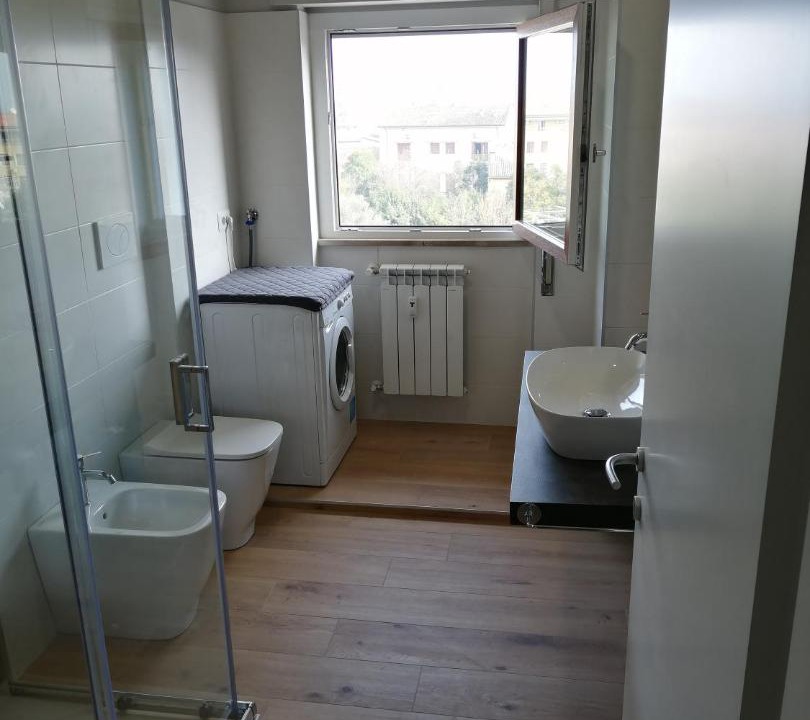 Photo of Bathroom in Desenzano del Garda City Centre