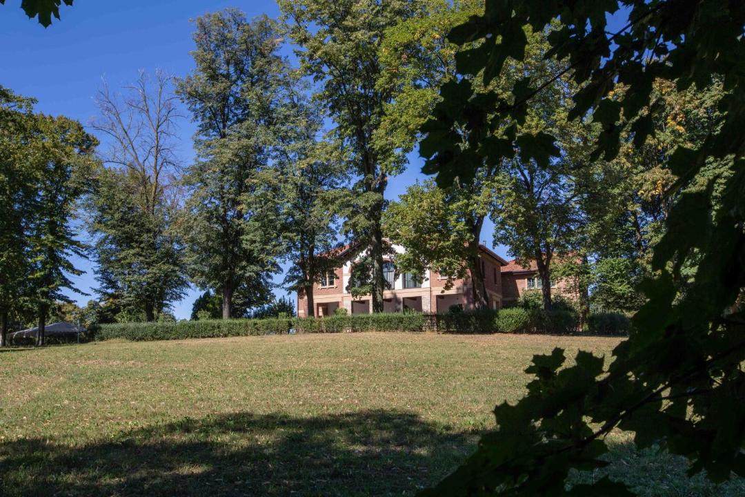 Photo of Others in Montesiro