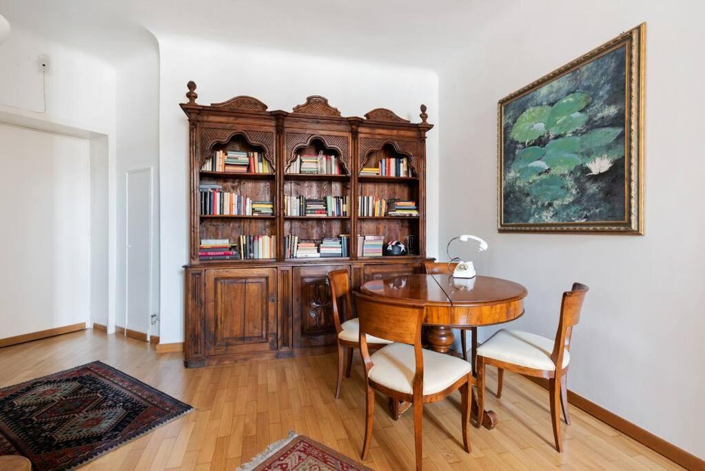 Photo of Livingroom in Magenta