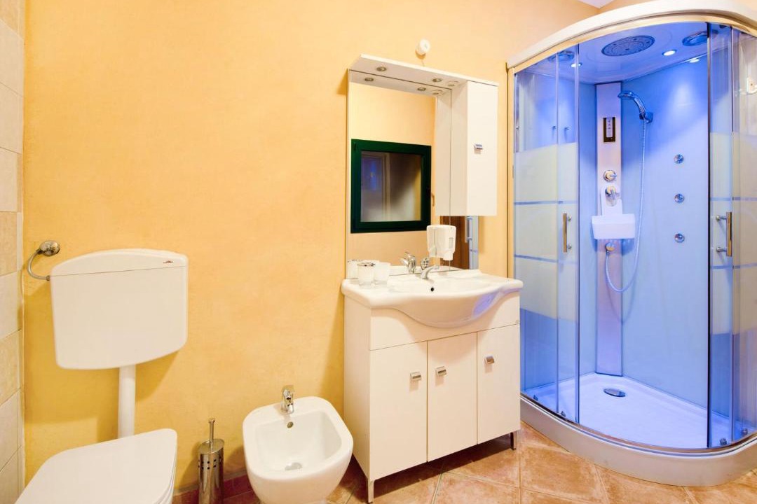 Photo of Bathroom in Marone