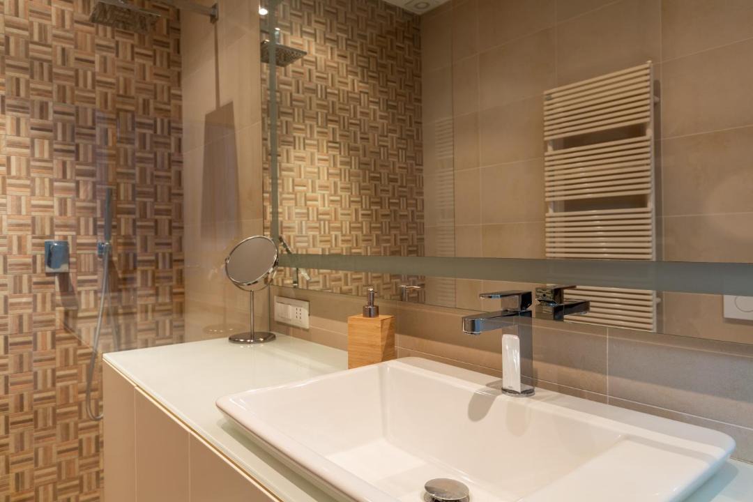 Photo of Bathroom in Tricolore