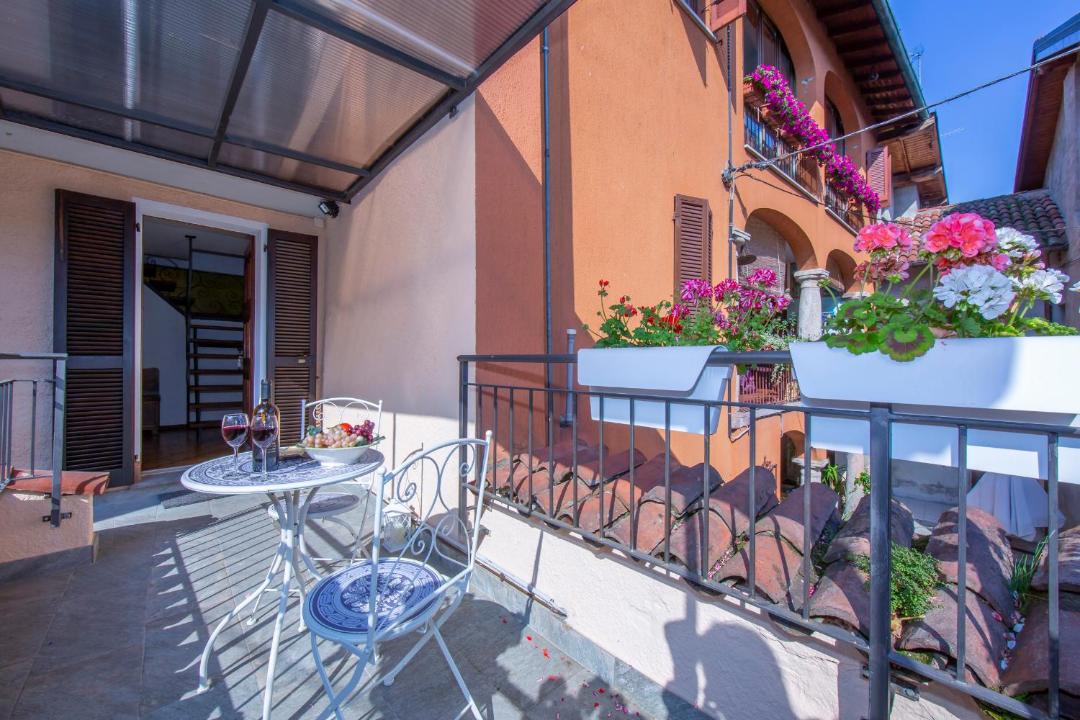 Photo of Patio Balcony in Lavena Ponte Tresa