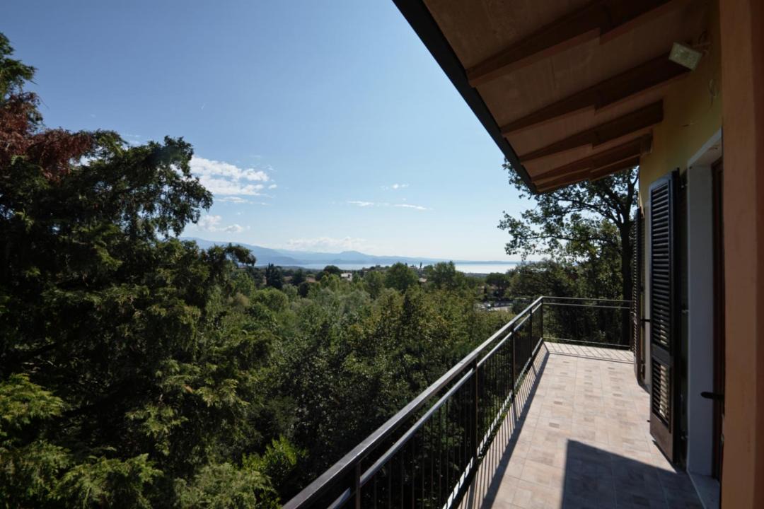 Photo of Patio Balcony in Soiano del Lago