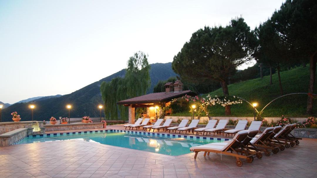 Photo of Others in Bracca