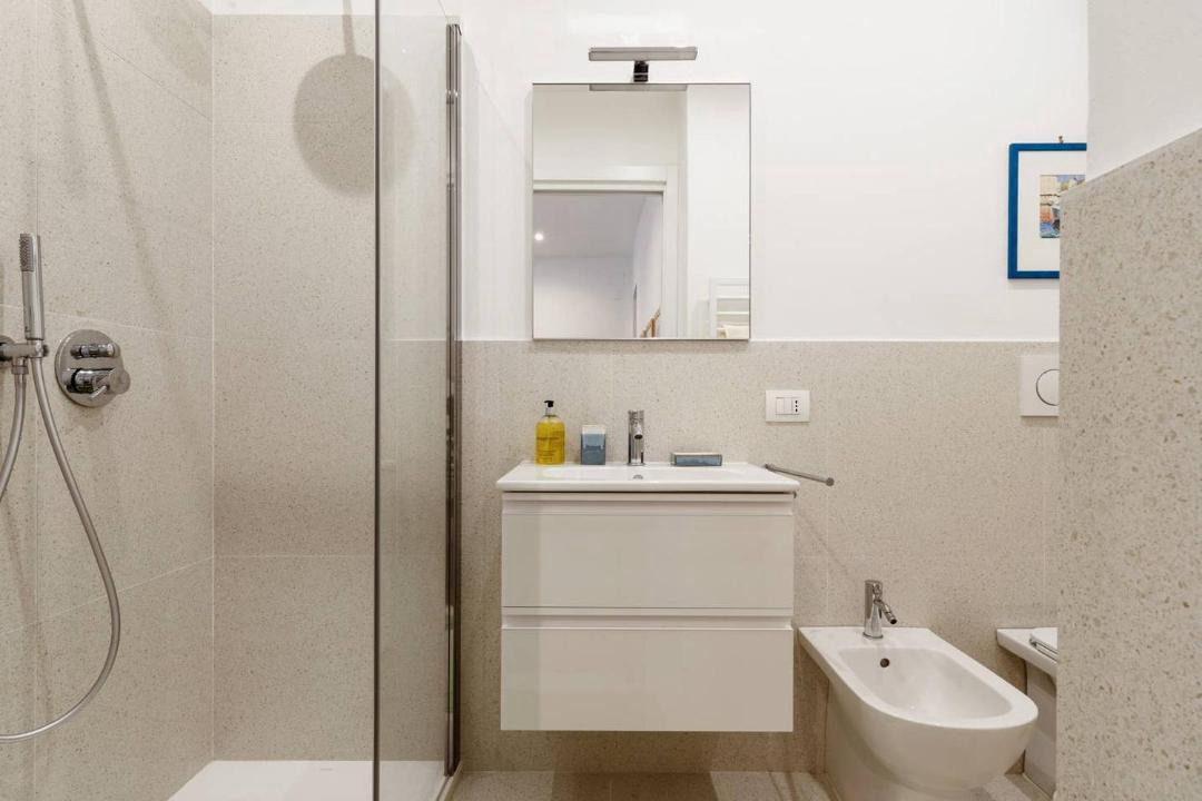 Photo of Bathroom in Tricolore