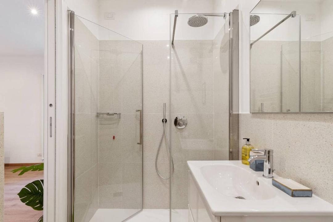Photo of Bathroom in Tricolore