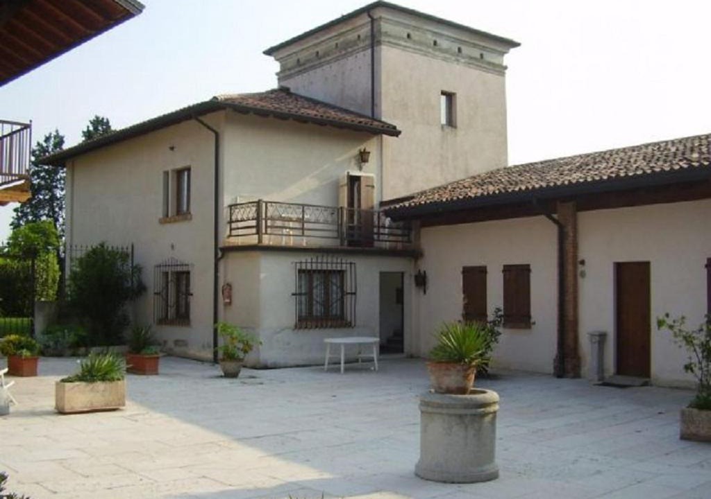 Photo of Buildings in Cunettone-villa
