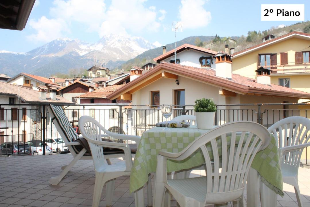 Photo of Buildings in Ossimo
