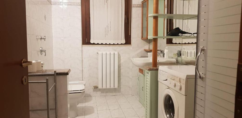 Photo of Bathroom in Rho