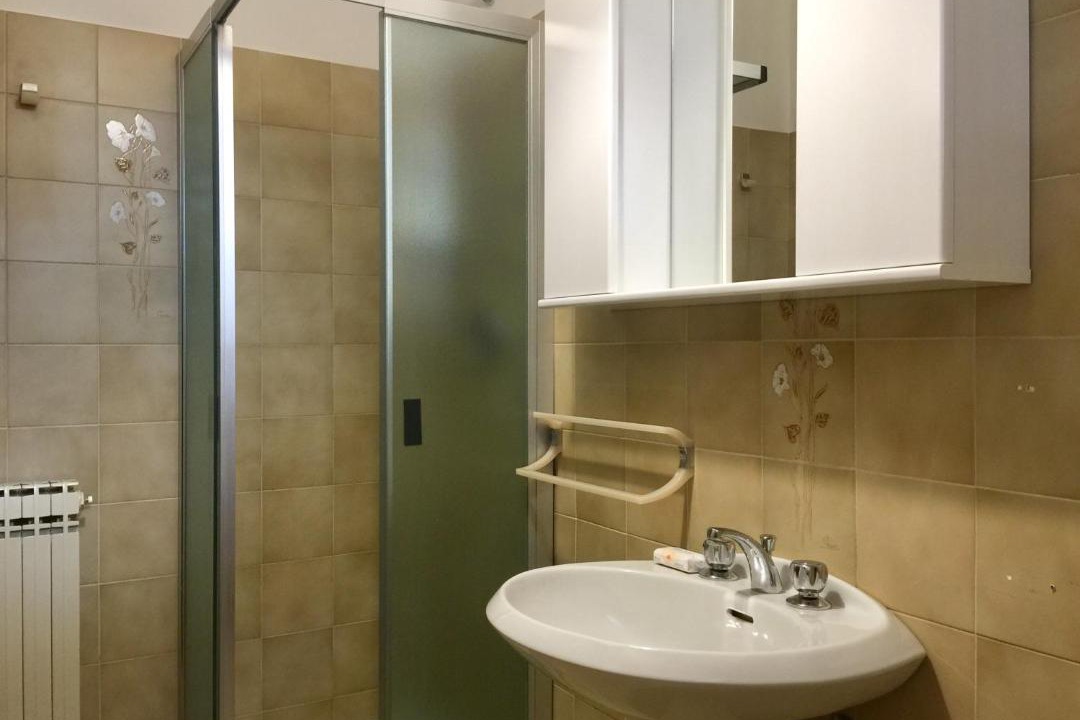 Photo of Bathroom in Temu