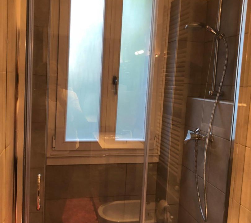 Photo of Bathroom in Crema