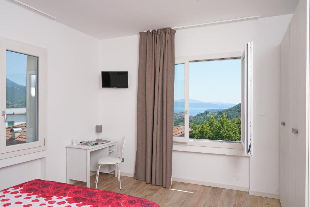 Photo of Bedroom in Roe