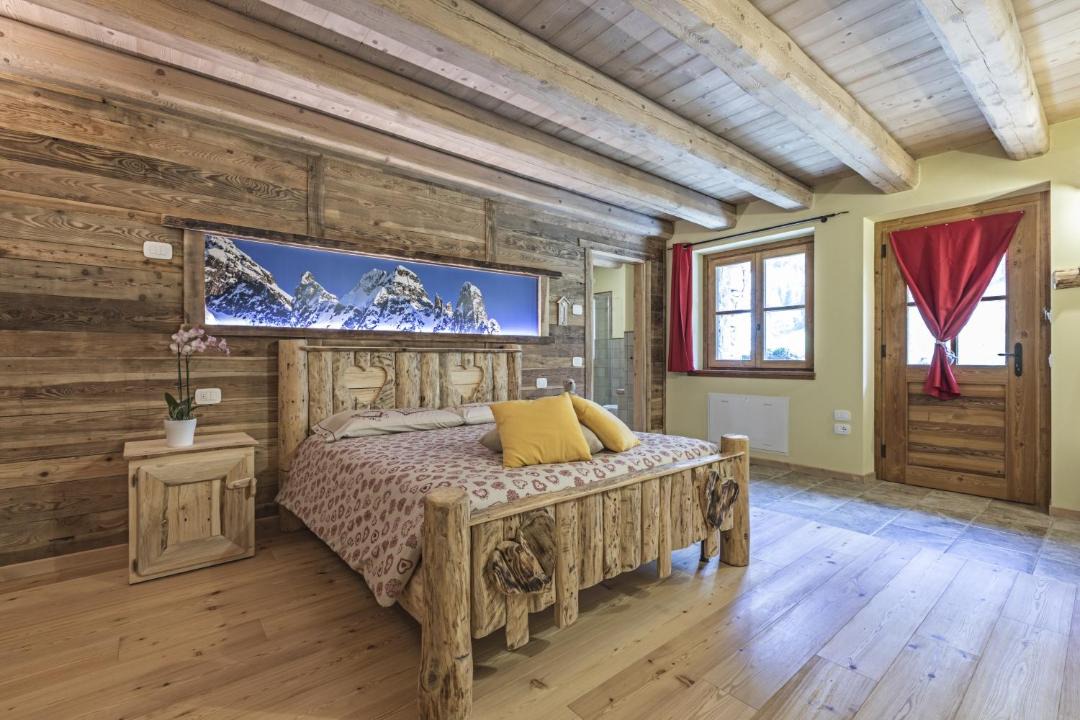 Photo of Bedroom in Branzi