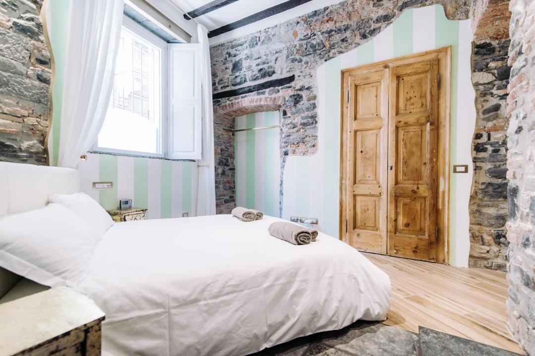 Photo of Bedroom in Como City Centre