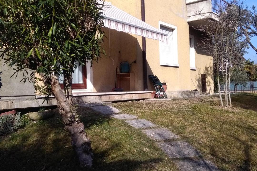 Photo of Others in Lugana