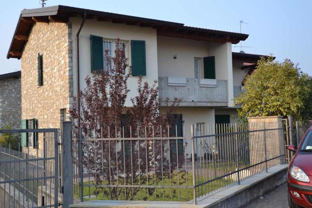 Photo of Buildings in Raffa