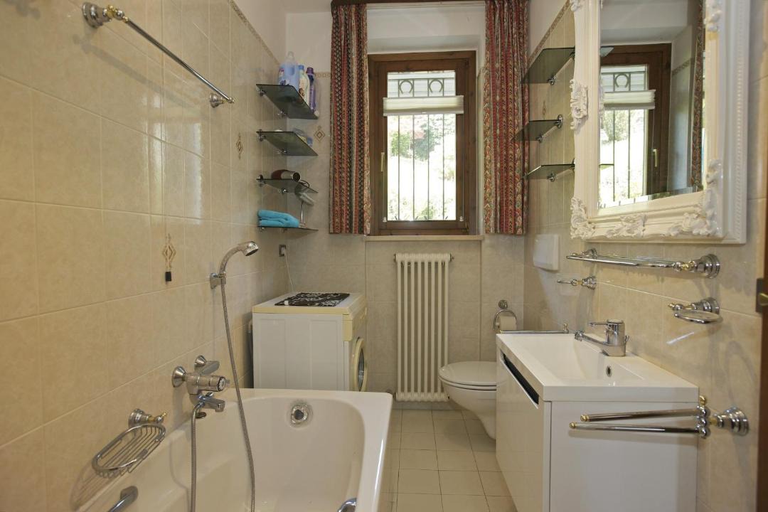 Photo of Bathroom in Pino Lago Maggiore