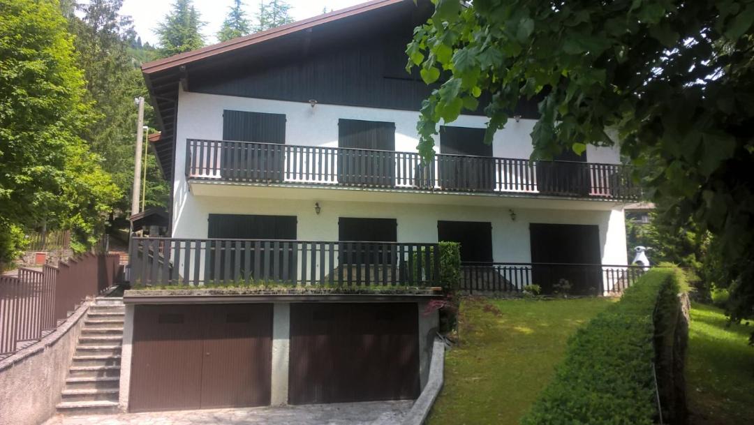 Photo of Buildings in Bratto
