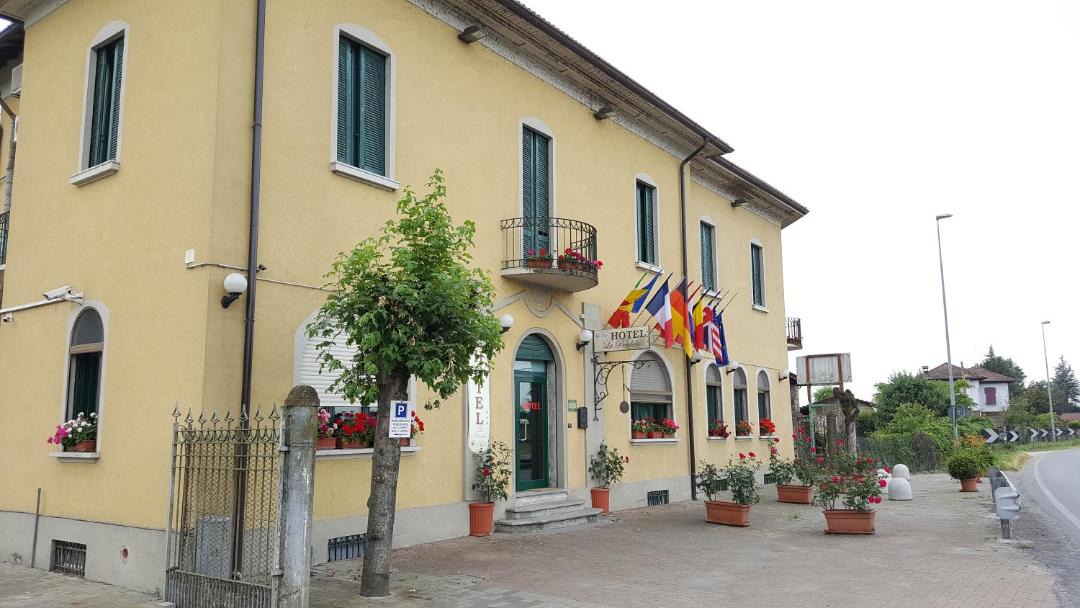 Photo of Others in Ozzero
