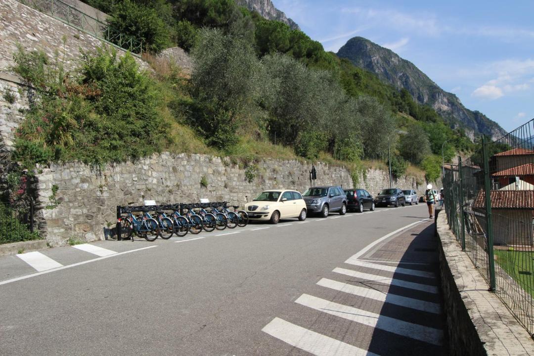 Photo of Others in Marone