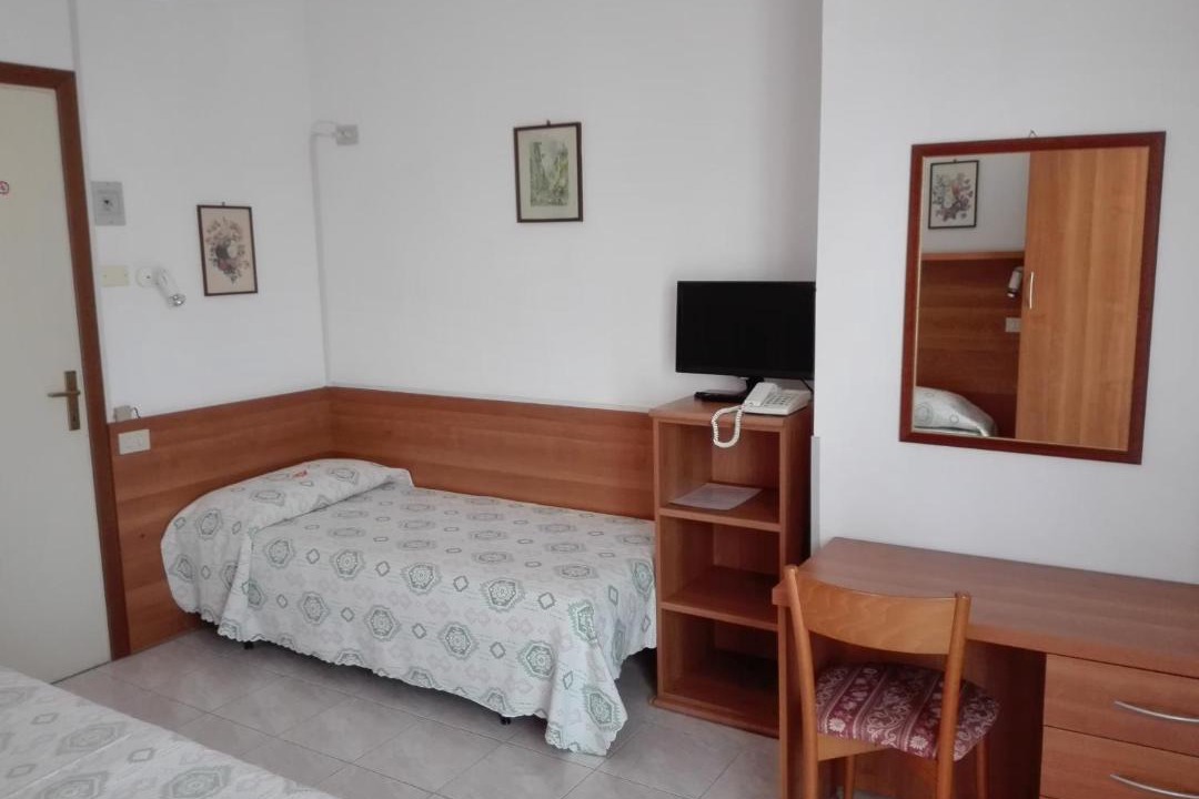 Photo of Bedroom in Toscolano Maderno