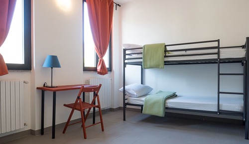 Shared Dormitory, Women only
