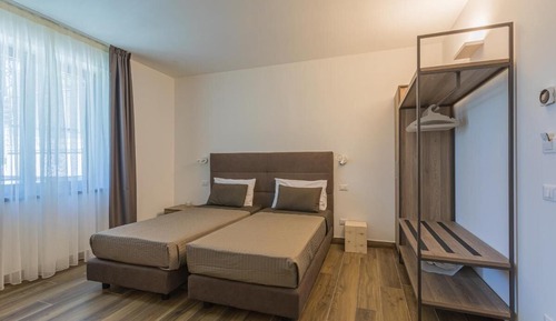 Room, 1 Bedroom, Balcony, Garden View