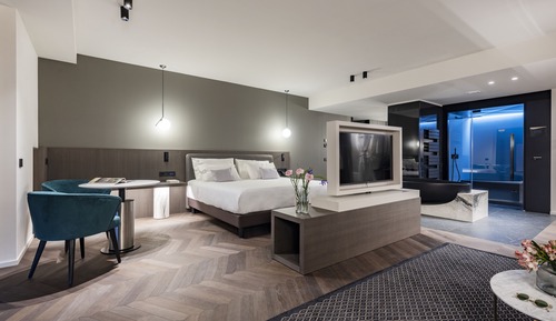 Suite, 1 King Bed, Balcony, Lake View (Argantos)