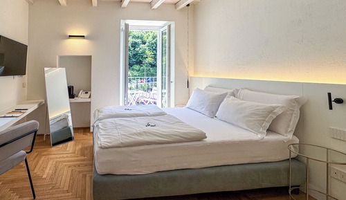 Superior Double or Twin Room, Balcony, Partial Lake View