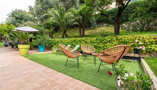 Two-Bedroom Deluxe Apartment with Balcony