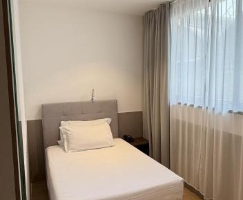 Large Single Room