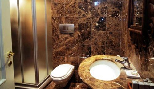 Suite (3 Adults)