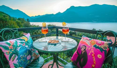 Two-Bedroom Apartment with Lake View