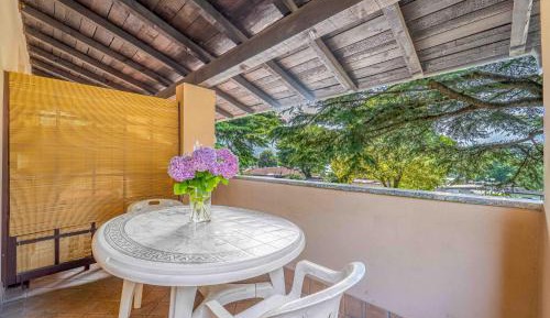 One-Bedroom Apartment with Balcony