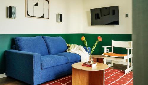 Large 1 Bedroom Apartment with Terrace and Sofa Bed