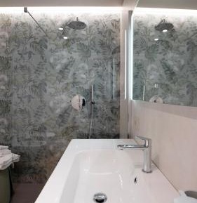 Superior One-Bedroom Apartment